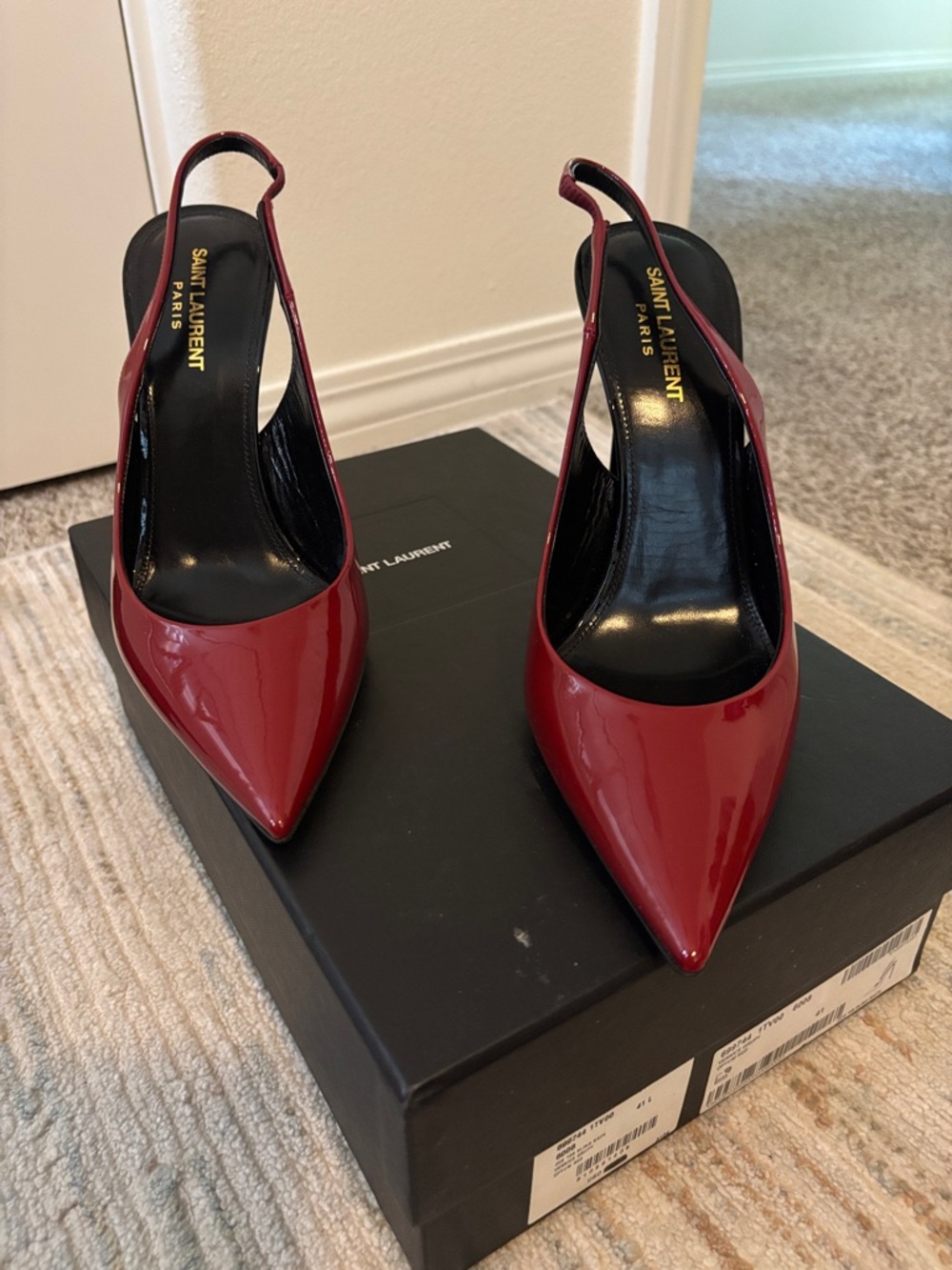 Saint Laurent 4 inch close toe heel never worn